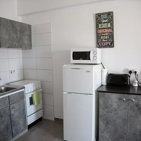 Olive Island * Lárnaka