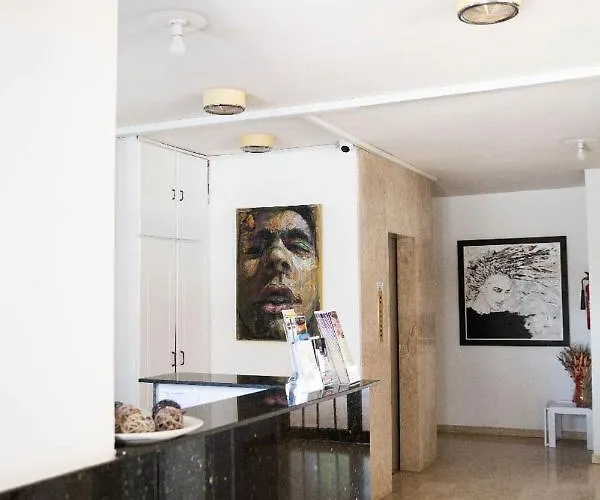 アパート Olive Island ラルナカ